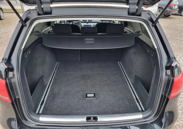 Volkswagen Passat cena 29900 przebieg: 154200, rok produkcji 2011 z Iłowa małe 254